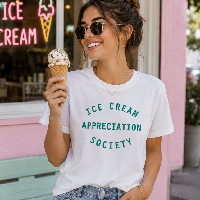 Sommar T-shirt | Glassälskarföreningen (Ice Cream Appreciation Society T-shirts with retro green lettering for sweet summer days.)