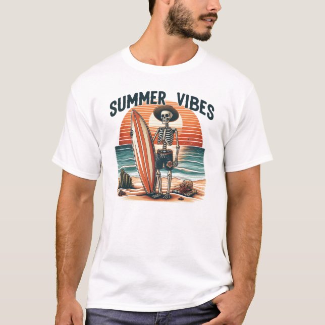 Sommar Vibes Skeleton Surfer Sunset Beach Design T Shirt (Framsida)