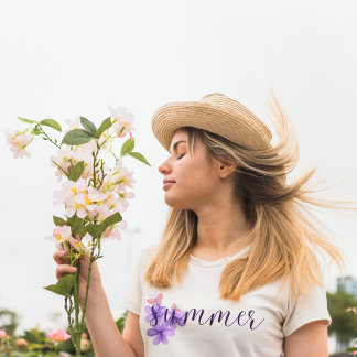 Sommar Violet Flowers och Butterfly T Shirt