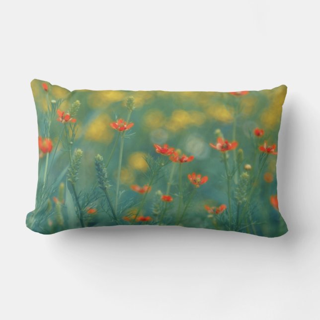 Sommarblommor (Blommigt Fält) (Röda blommor) Lumbarkudde (Framsida)