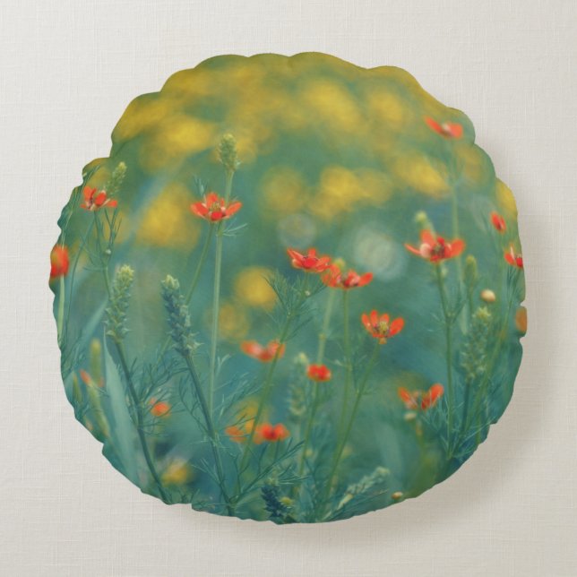Sommarblommor (Blommigt Fält) (Röda blommor) Rund Kudde (Framsidan)