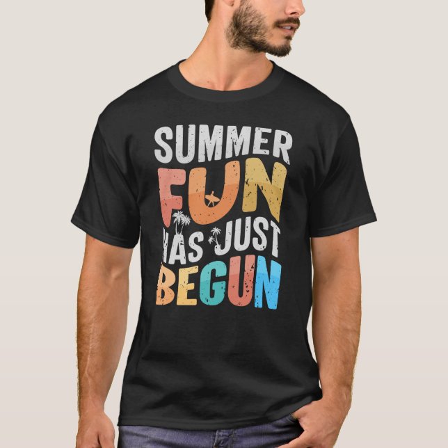 Sommarens kul har just börjat t shirt (Framsida)