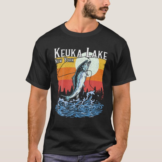 Sommarfiske Retro Sunset Keuka Sjö New York T Shirt (Framsida)