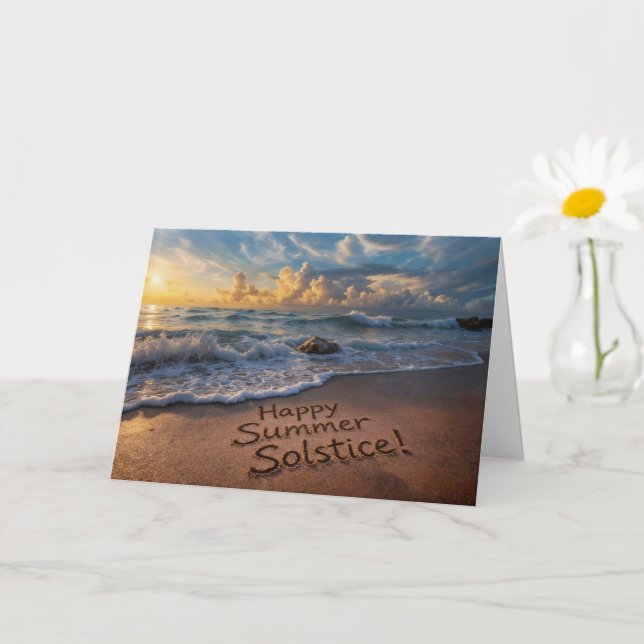 Sommarsolstånd kustnära strand med moln kort (Liten växt)