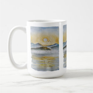 Sommarsoluppgång över Misty Mountains och Sjö - Wa Kaffemugg