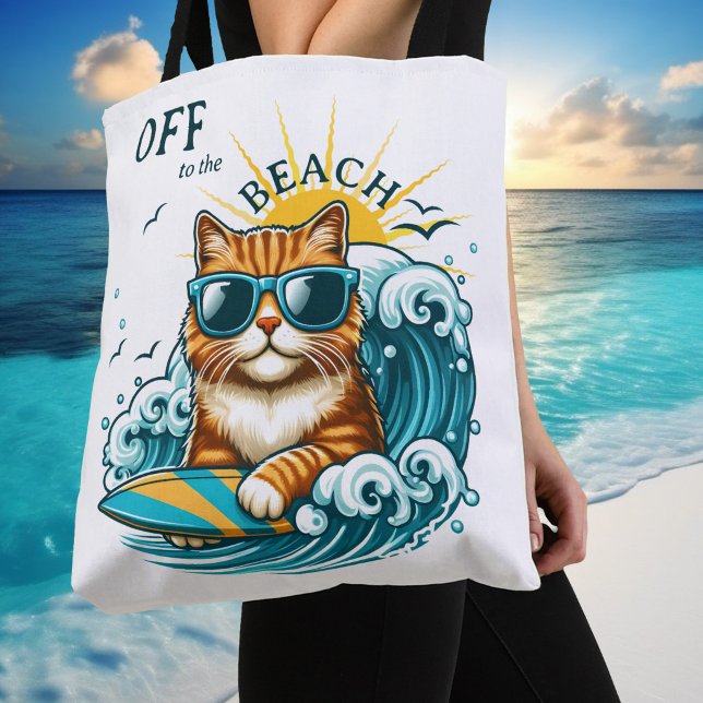 Sommarstrand Cool Surf Katt Tygkasse (Tote bag featuring a cute kitty with sunglasses on a surf board on the waves and a warm summer sun.)