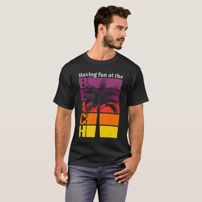 Sommarventilation med Roligt vid Beach Retro T Shirt (Hel framsida)