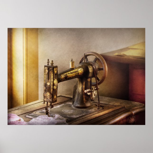 Sömnad - En svart & vit symaskin Poster (Framsidan)