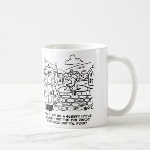Sömnig byn på landsbygden på grund av den sena pub kaffemugg