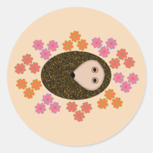 Sömnig Hedgehog and Flowers Stickers Runt Klistermärke