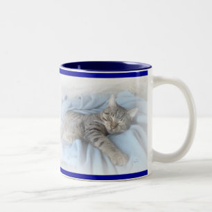 Sömnig kattunge Två-Tonad mugg