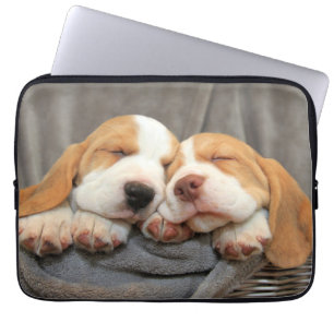 Sömniga valpar laptop sleeve