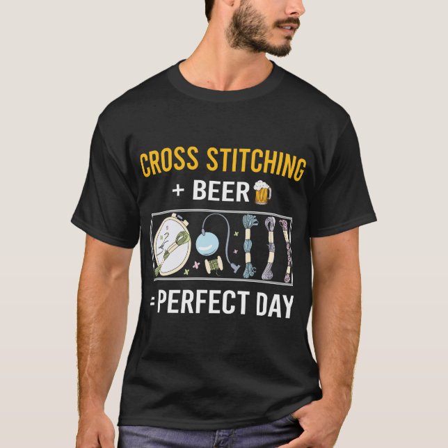 Sömning av Kor under öldagen T Shirt (Framsida)