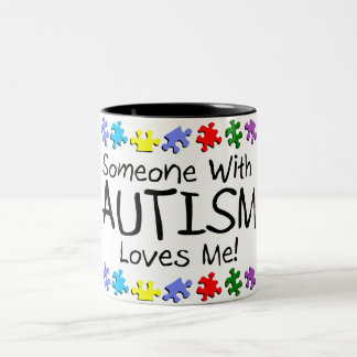 Somone med Autism älskar mig (PP) Två-Tonad Mugg