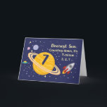 Son 7:e Birthday Planets i Rymden w/Rocket Kort<br><div class="desc">7:a är ute ur världen,  särskilt när det är din son! Raketens frakt,  planeter och stjärnor fylls på kortets framsida med budskapet att du räknar ner för att säga Grattis på födelsedagen!</div>