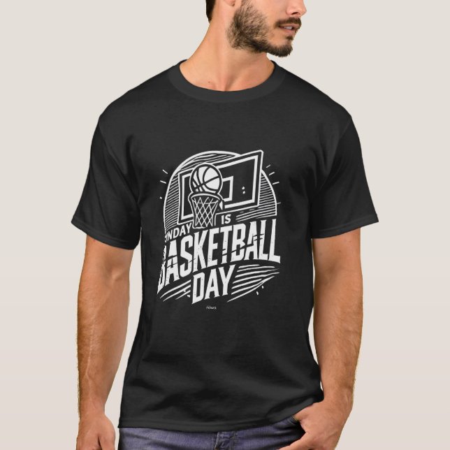 SÖNDAG ÄR BASKETBOLLDAG VERSION 3 T SHIRT (Framsida)