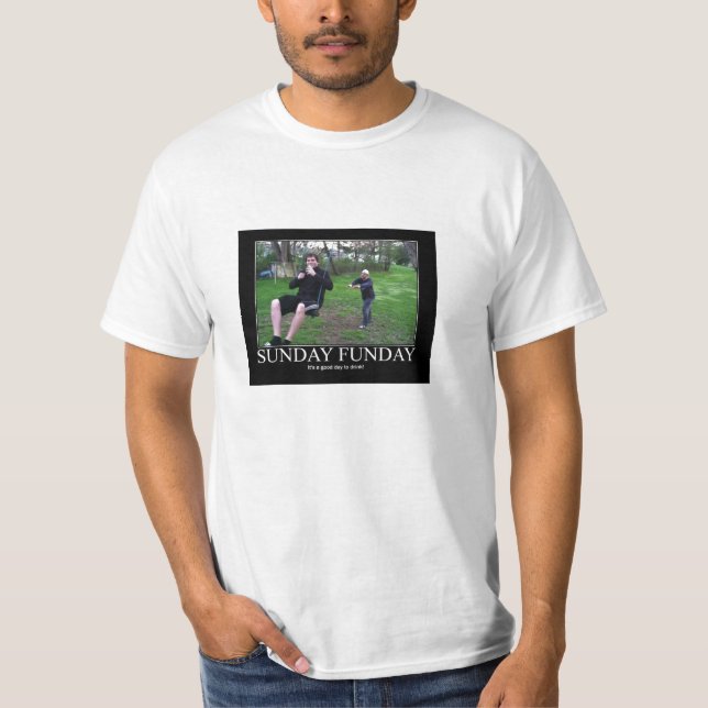Söndag Funday Tee (Framsida)
