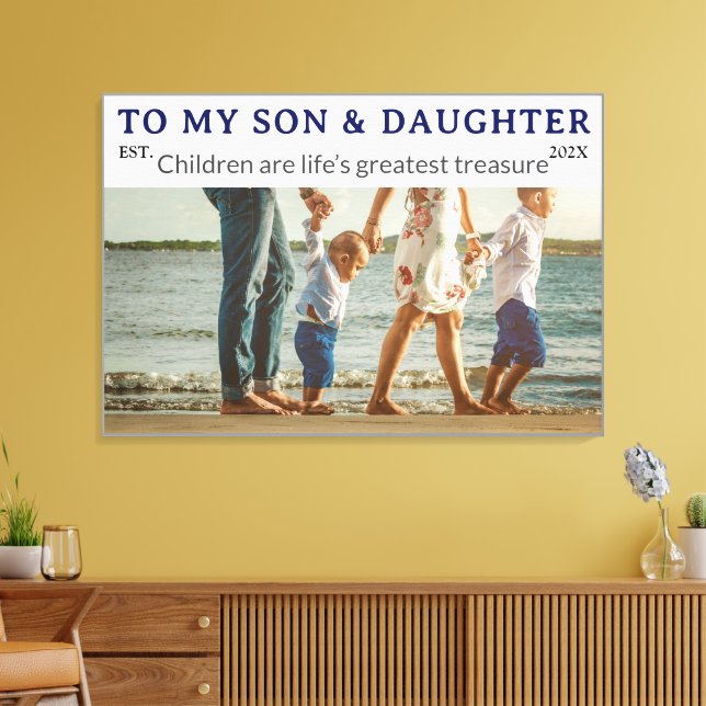 Sons & Daughters Day – Anpassad familjeduk Canvastryck (Insitu (Vardagsrum))