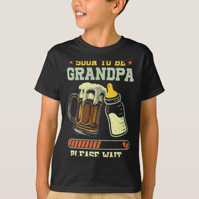 Soon To Be Grandpa Est 2025 Pregnancy Announcement T Shirt (Framsida)