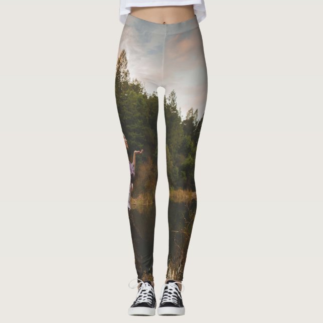 Sophia in Sunset Yoga Leggings (Framsida)