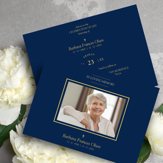 Sophisticated Elegant Minimalist Navy Blue Photo  Inbjudningar (Sophisticated Elegant Minimalist Navy Blue Photo Funeral Invitation Card with Envelope.)