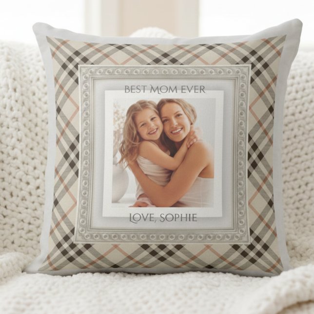 Sophisticated Modern Farmhouse Best Mom Photo Kudde (Ideal gift for the mom who loves warm minimalism and classic textures)