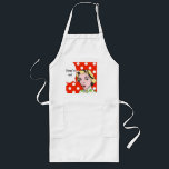 Soppa på förklädet långt förkläde<br><div class="desc">Denna roliga förklädedesign presenterar en popkonstteckning av en kvinna som ha på sig grönt, och vitpolka dots med ett tal bubblar att något att säga, "soppa på!", Hon lyftte ögonbryn, perfekt coifed hår, och ger den röda läppar för ruby henne en auktoritativ luft. Kvinnan och tanken bubblar är på ett...</div>