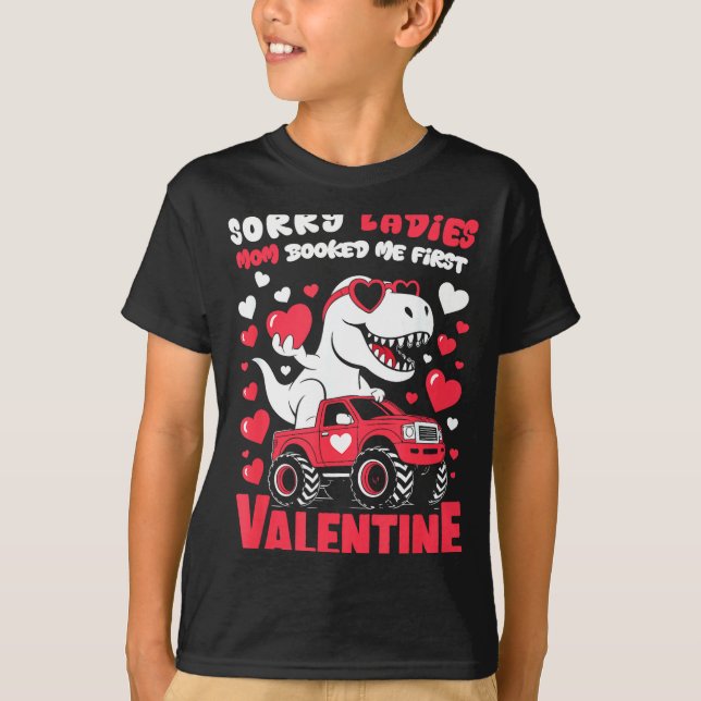 Sorry Valentine Ladies Mom Booked Me First  T Shirt (Framsida)