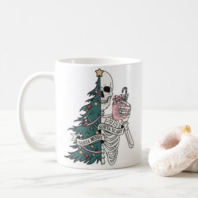 "Sorta Scary Sorta Merry" Julskaleton Kaffemugg (Med munk)
