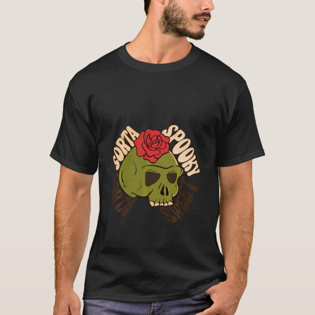 Sorta Sweet Sorta Spooky T Shirt (Framsida)