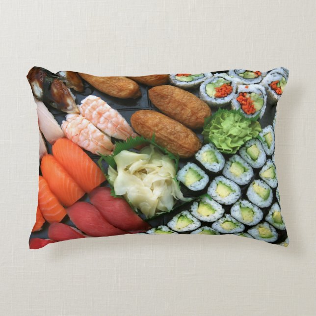 Sortiment av japanska sushi-favoriter prydnadskudde (Framsidan)