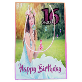 Söt 16-årsdag, lila flicka