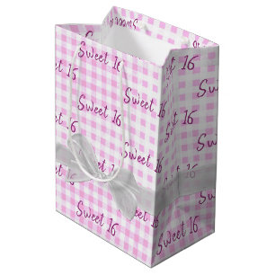 Söt 16 födelsedagsbow på Gingham Medium Gift Bag