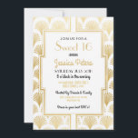 Söt 16 Födelsedagsfest Gatsby Art Deco Guld 16:e Inbjudningar<br><div class="desc">Gatsby Art Deco Sweet 16 Party vit och guld inbjudan. Ändra bara texten till kostym i party. Utskrift bakåt ingår.</div>