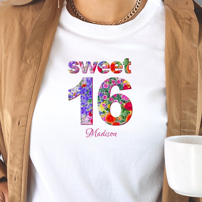 Söt 16-födelsedagsfesters blommigt, t-shirt (Skapare uppladdad)
