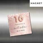 Söt 16 ro glitter namn damm magnet<br><div class="desc">För en elegant 16,  16:e födelsedag. En övertoningsbakgrund i ro guld färg. Dekorerad med faux glitter damm. Anpassa och lägg till namn,  ålder och datum. Sweet sixteen är skrivet med ett modernt handskript i stil med dekorationer. Kan användas både som party favors eller som Spara datumpåminnelse för dina gäster.</div>