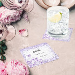 Söt 16 violett vit klänning underlägg papper kvadrat<br><div class="desc">En vit bakgrund. En vit bakgrund som dekoreras med violetta gnikles,  konetti och en vit och violett klänning. Anpassa och lägg till namn och datum.</div>