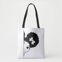 Söt afro tjej som tittar minimalistisk toteväska