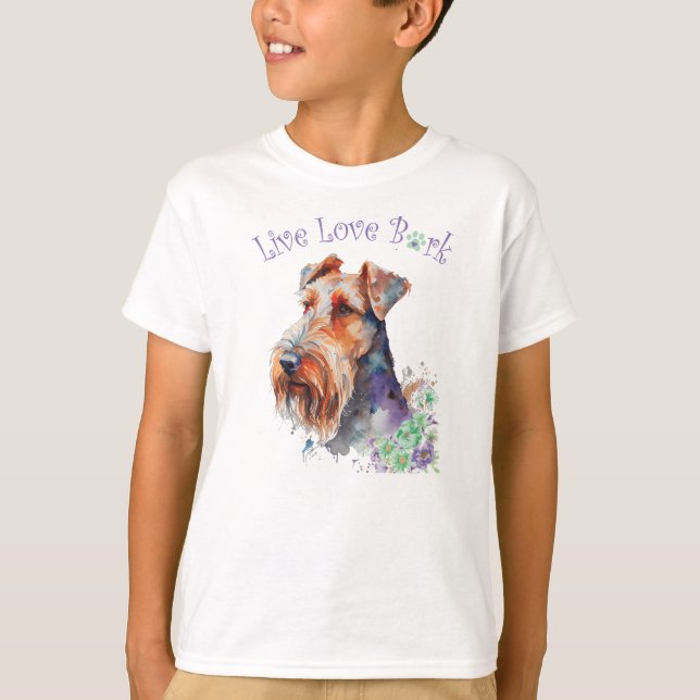 Söt Airedale Hund Blommig T Shirt (Framsida)