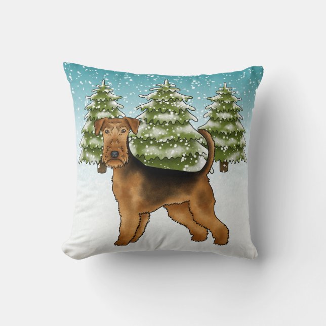 Söt Airedale Terrier-hund i snöig vinterskog Kudde (Framsida)