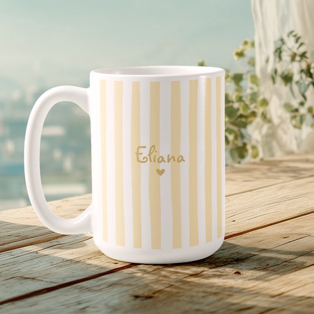 Söt anpassad namn gul ränder flickaktig kaffemugg (Skapare uppladdad)