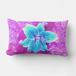 Söt Aqua Blue Stargazer Lily på Lila Lumbarkudde