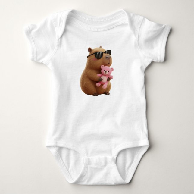 Söt Avslappnad Kapybara som kramar Teddybjörn  T Shirt (Framsida)