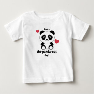 Söt baby panda i vinter snö grå t shirt