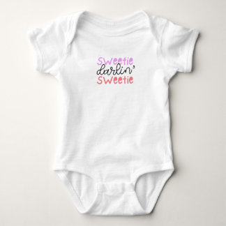 Söt babybody med söt text t shirt