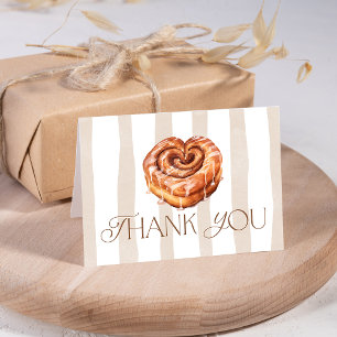 Söt bakverkstemat cinnamonbunke tack kort
