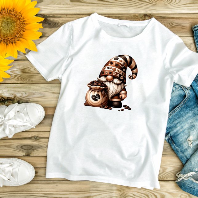 Söt Behaglig Kaffe Tomte Dam T-Shirt (Coffee Gnome lovers T-shirt. Cute adorable and trendy)