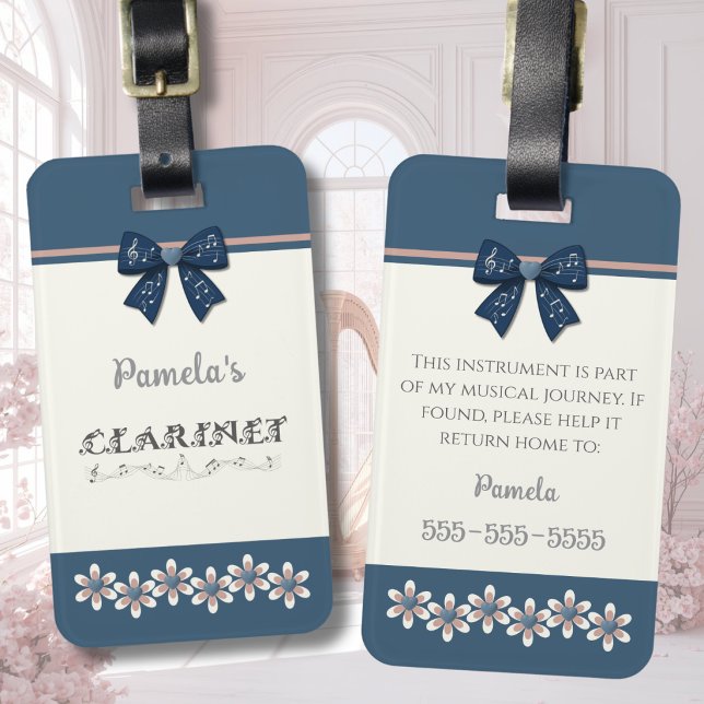 Söt blå coquettebåge Klarinettinstrumentfodral Bagagebricka (Cute blue coquette bow clarinet case tag with trendy musical accents and contact info back.)