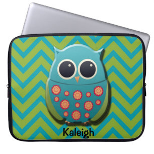 Söt blå och grön uggla på Chevron-datorfodral Laptop Sleeve