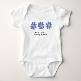 Söt blåa blommor med beställnings- babynamn t shirt